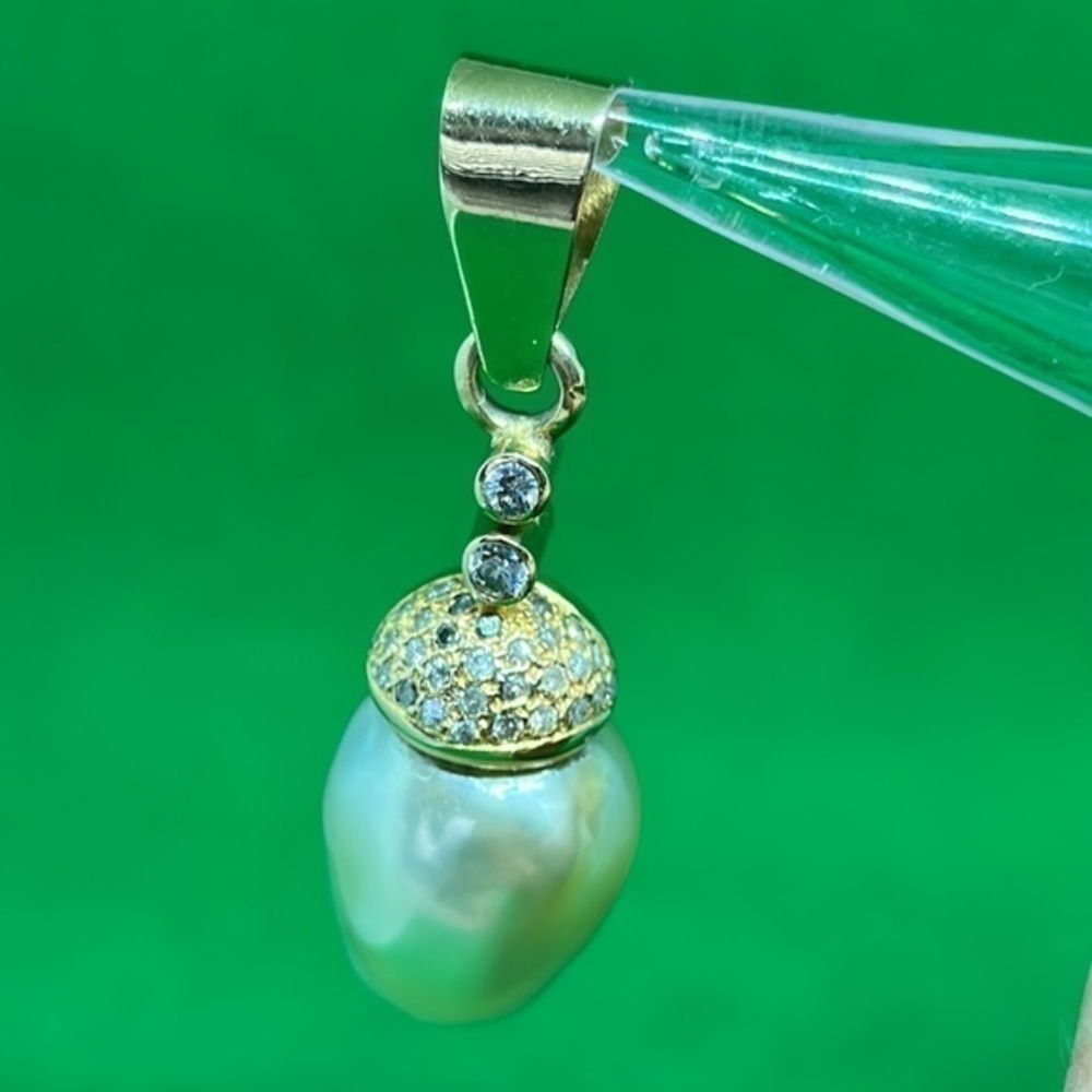 14k Diamonds solid real gold pin real mother pearl and real diamonds